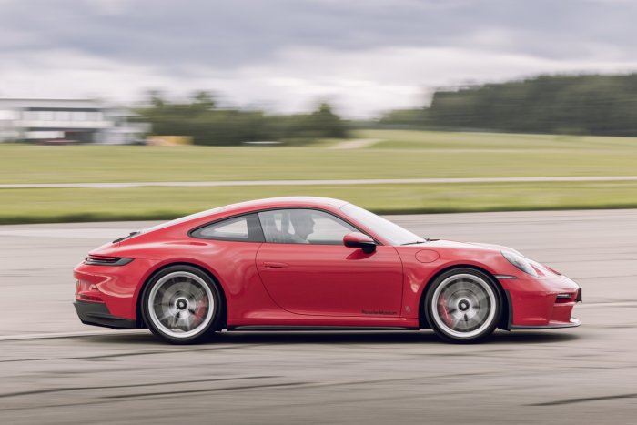 911 Carrera GTS Le Mans Centenaire Edition honours 100th anniversary of the  24 Hours of Le Mans - Porsche Newsroom