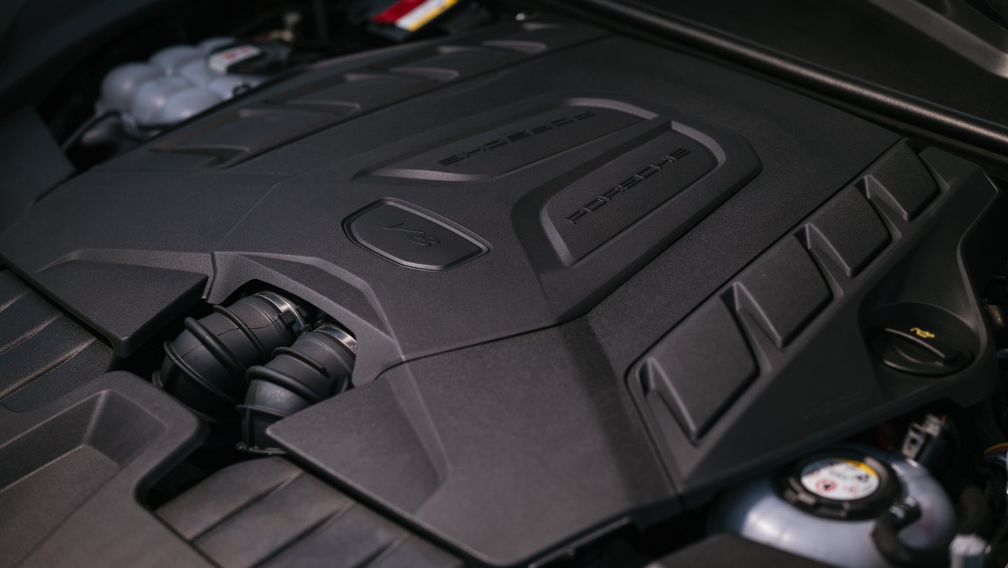 Cayenne Turbo E-Hybrid Coupé with GT Package, Media Drive, Spain, 2023, Porsche AG