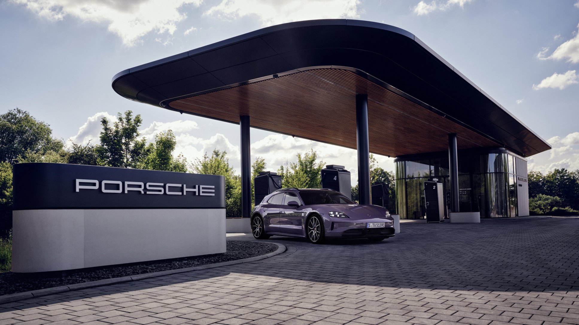 Porsche Charging Lounge, Ingolstadt, 2024, Porsche AG