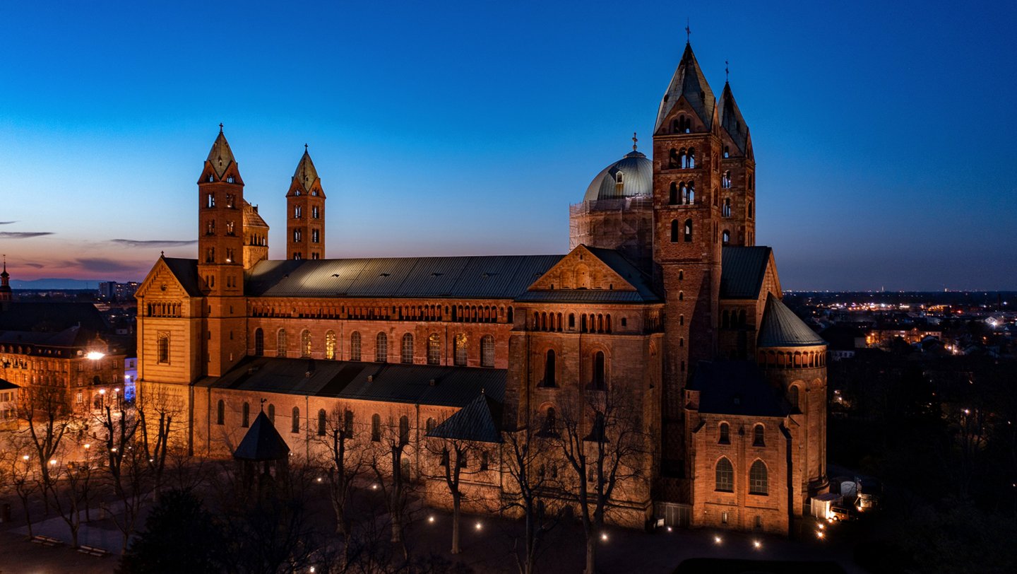 Dom zu Speyer; Seitenansicht von Norden