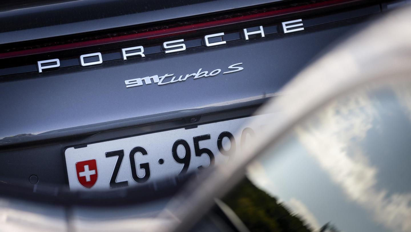 911 Turbo S - achatgraumetallic - Misano - Emblem und Schriftzug - 2020