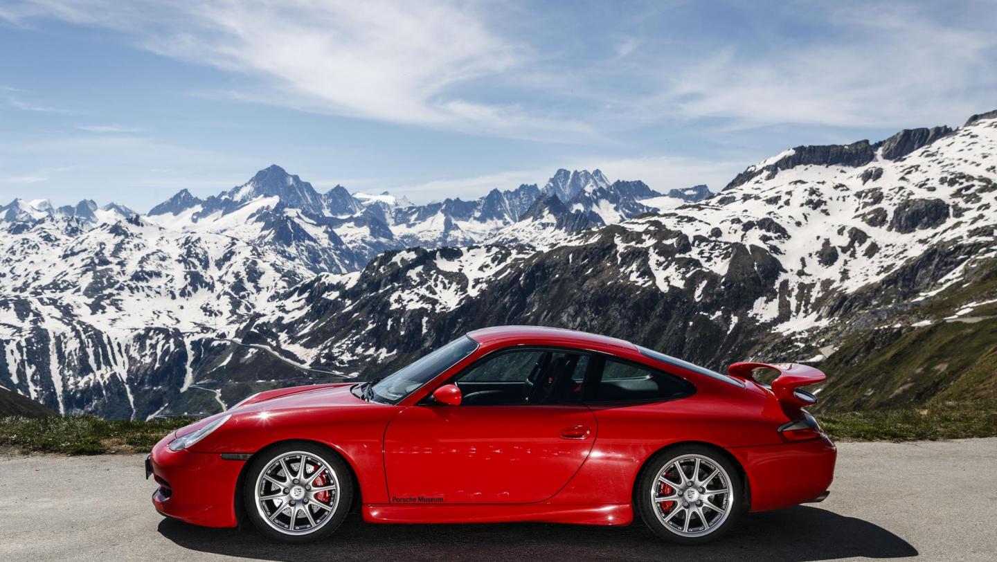 911 GT3 (996.1, 1999-2000) - indischrot - Hauptscheinwerfer -  Aussenspiegel - Bugteil - Bugspoiler - Fahrertür - Lufteinlässe - Schweller - Heckflügel - Räder - 20 Jahre 911 GT3 - Schweiz - Alpenpässe - 2019