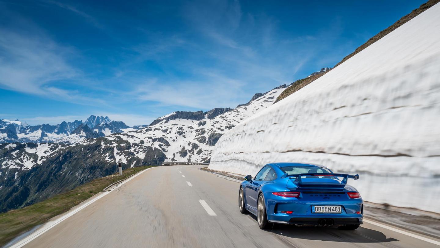 911 GT3 (991.1, 2013 - 2015) - enzianblaumetallic - Heckflügel - Rückleuchten - Endrohre - 20 Jahre 911 GT3 - Schweiz - Alpenpässe - 2019