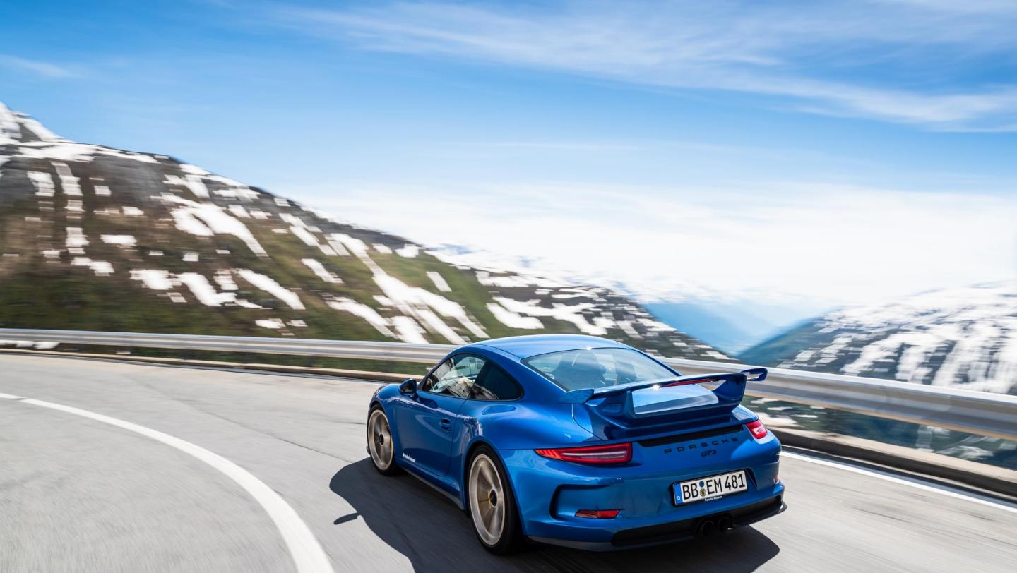 911 GT3 (991.1, 2013 - 2015) - enzianblaumetallic - Heckflügel - Rückleuchten - Endrohre - 20 Jahre 911 GT3 - Schweiz - Alpenpässe - 2019