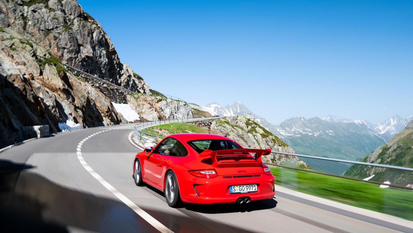 911 GT3 (997.2, 2009 - 2011) - indischrot - Heckflügel - Rückleuchten - Endrohre - 20 Jahre 911 GT3 - Schweiz - Alpenpässe - 2019