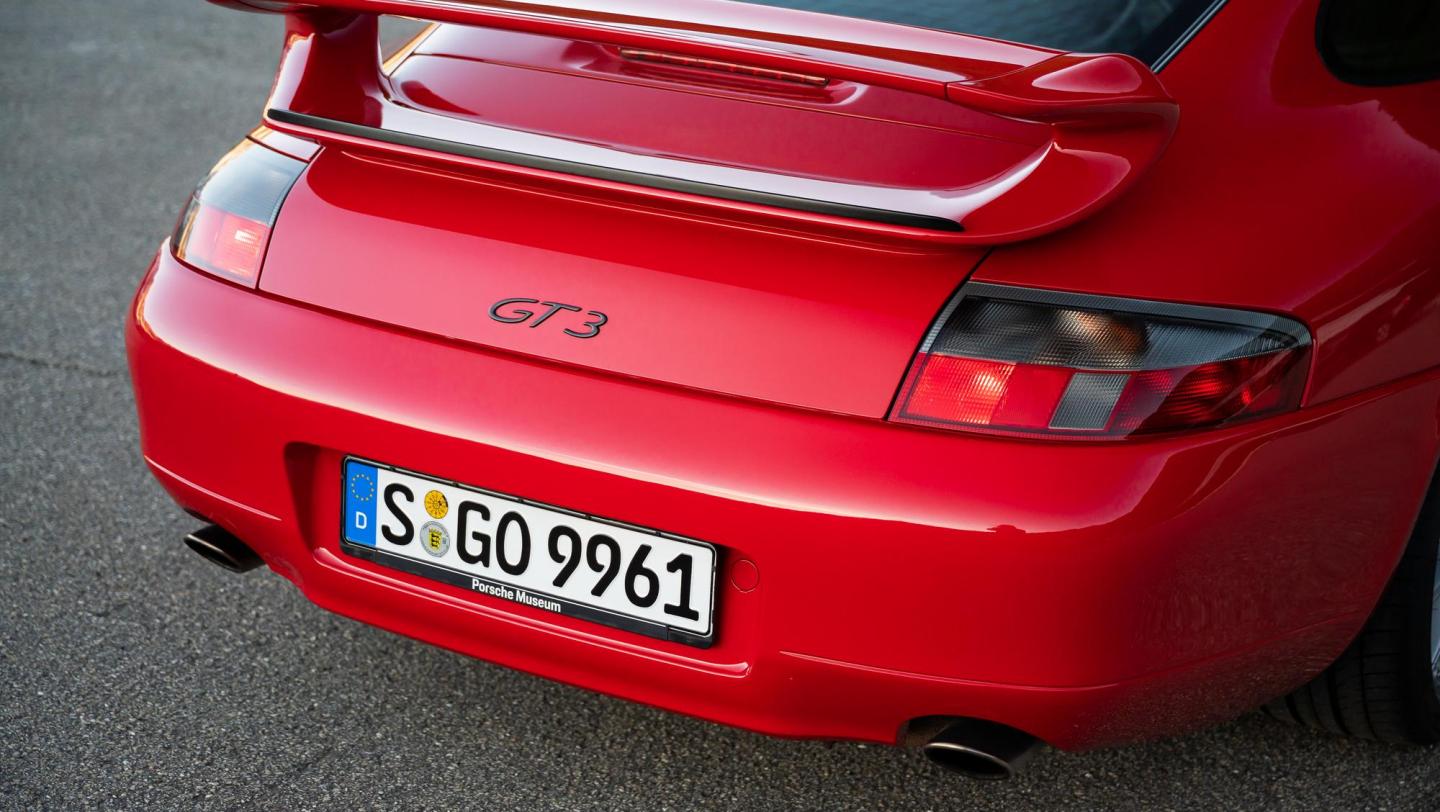 911 GT3 (996.1, 1999-2000) - indischrot - Heckklappe mit 
