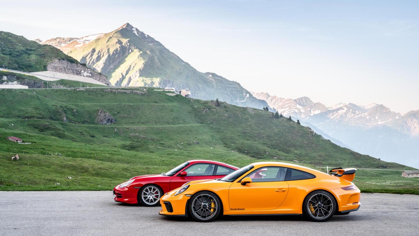 20 Jahre 911 GT3 - vom Ältesten - indischrot -  zum Jüngsten - racinggelb - (996.1 & 991.2) - 
Schweller - Fahrerseite - Bugteil - Seitenschriftzug - Fahrertür - Lufteinlässe - Hauptscheinwerfer - Bugspoiler - Aussenspiegel - Schweiz - Alpenpässe - Jubiläum -  2019