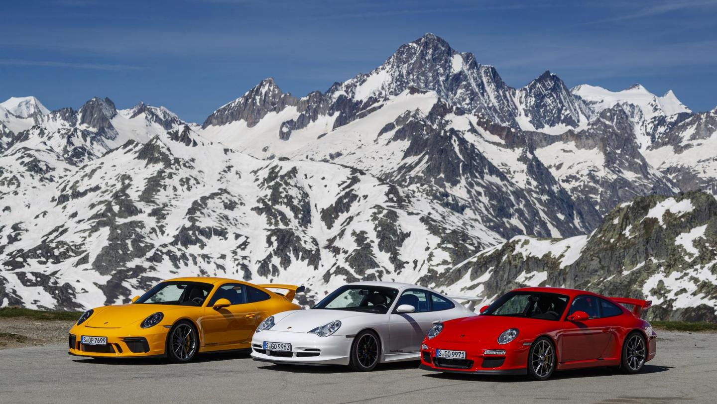 Drei 911 GT3 (996.2, 997.2, 991.2) - racinggelb - indischrot - carraraweissmetallic - Bugteil - Fronthaube - Bugspoiler - Lufteinlässe - Schweller - Fahrerseite - Schweiz - 2019