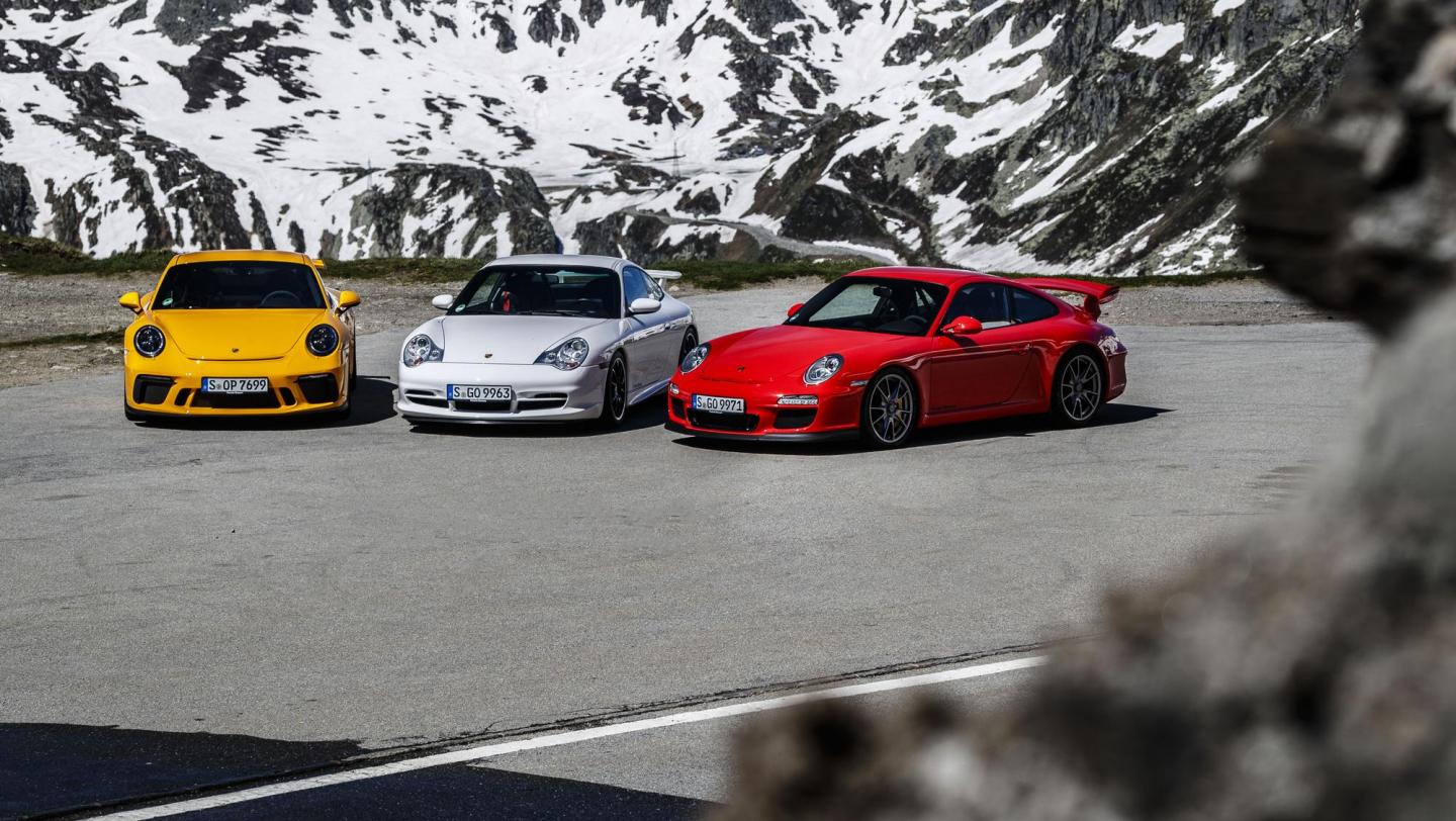 Drei 911 GT3 (996.2, 997.2, 991.2) - racinggelb - indischrot - carraraweissmetallic - Fronthaube - Frontspoiler - Sicken - Lufteinlässe - Hauptscheinwerfer - Schweiz - 2019