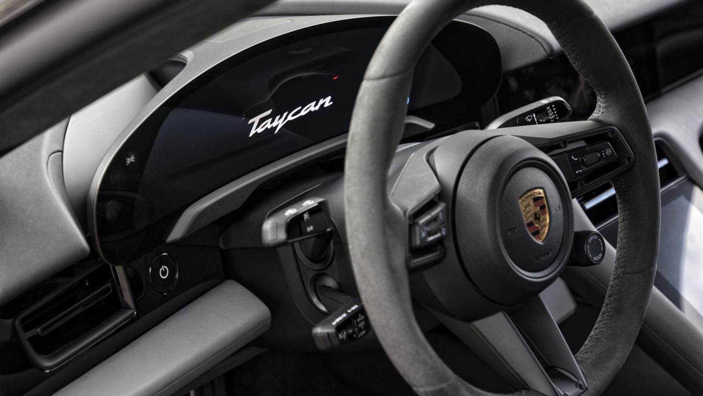 Taycan Turbo - Interieur - Cockpit - Fahrerseite -  2020