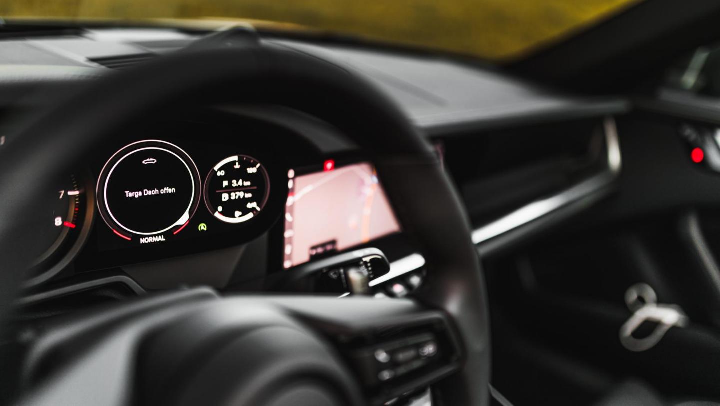 911 Targa 4S - achatgraumetallic -  Cockpit - Schweiz - 2020