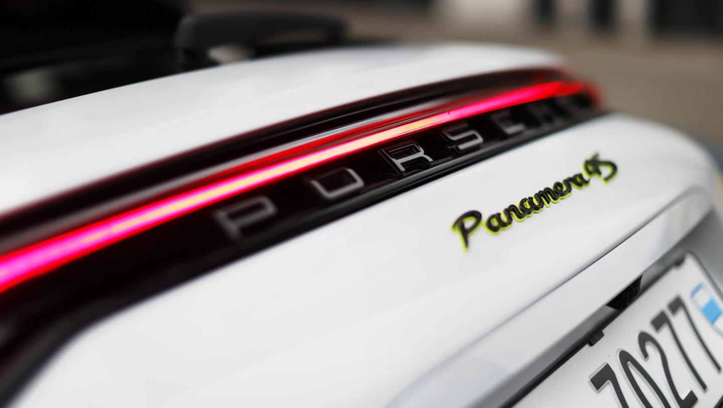 Panamera 4S E-Hybrid - Sport Turismo - weiss - Schweiz - 2020