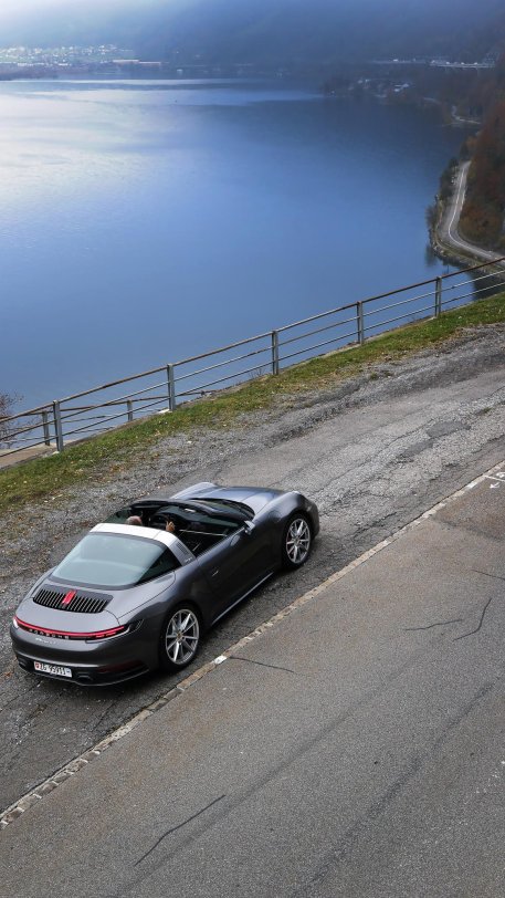 911 Targa 4S - achatgraumetallic - Seeufer - Draufsicht - Schweiz - 2020