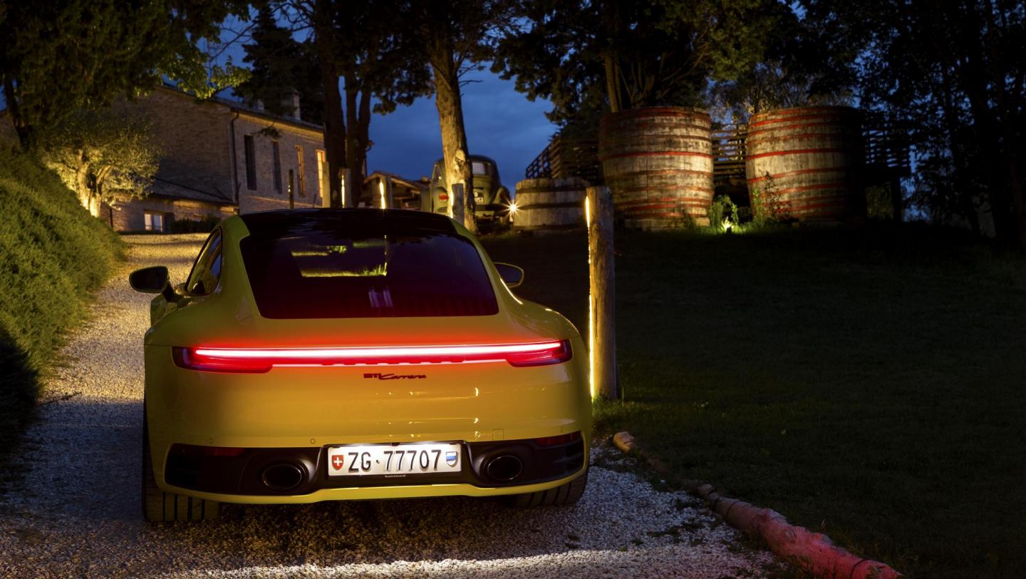 Porsche 911 Carrera - racinggelb - Misano - Nacht - 2020