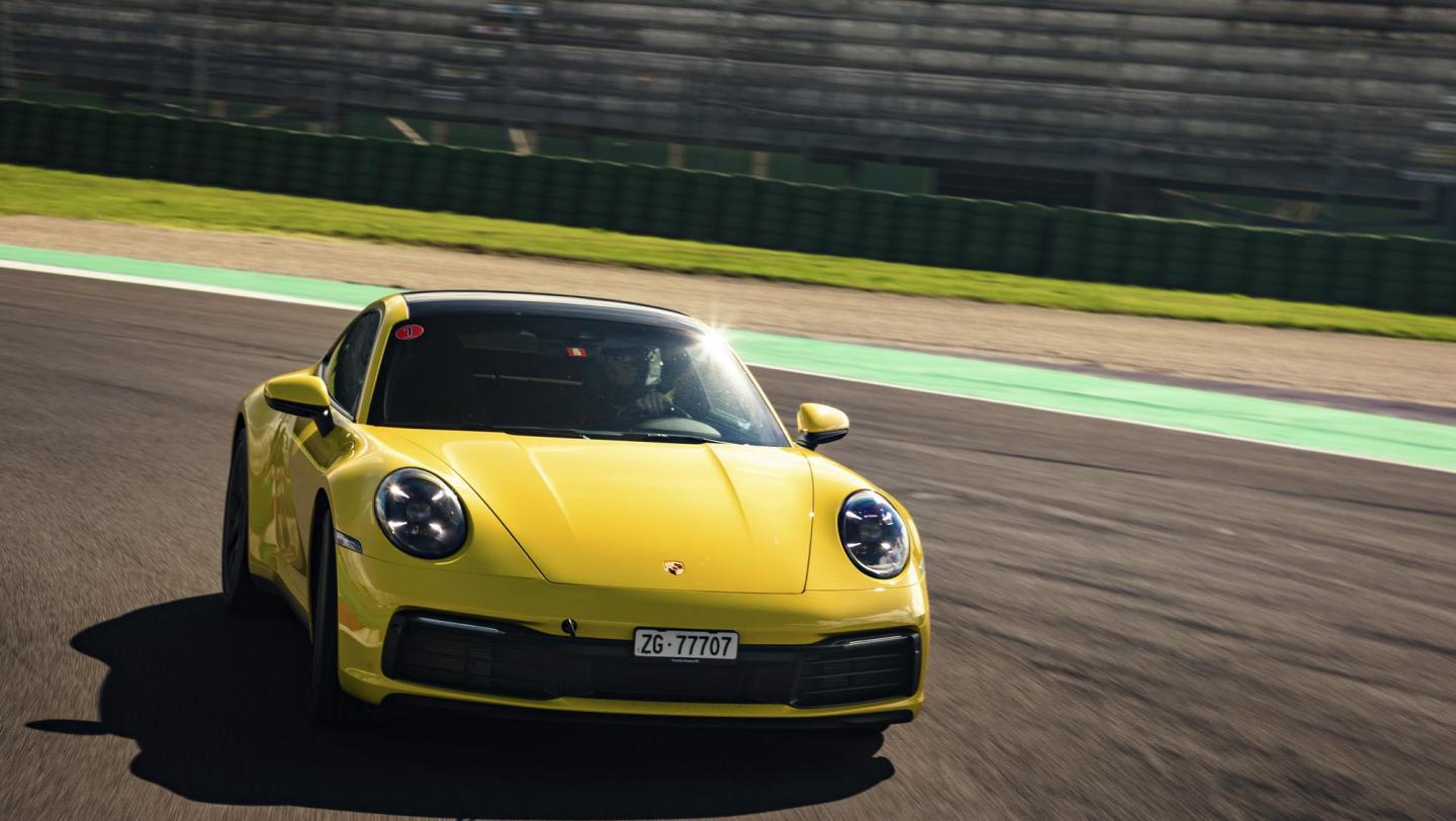 Porsche 911 Carrera - racinggelb - Misano - Circuit - 2020