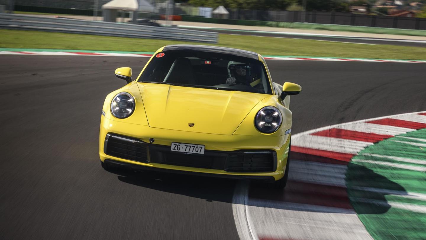 Porsche 911 Carrera - racinggelb - Misano - Circuit - 2020