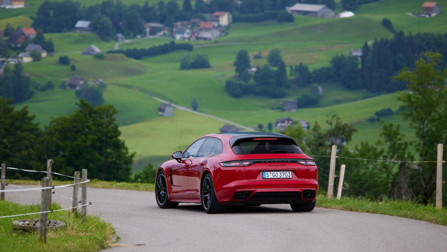 Panamera GTS Sport Turismo, Schweiz, 2022, Porsche Schweiz AG