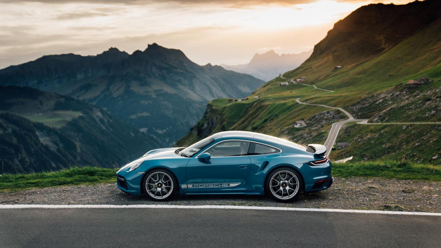 911 Turbo S Coupé, Klausenpass, 2022, Porsche Schweiz AG