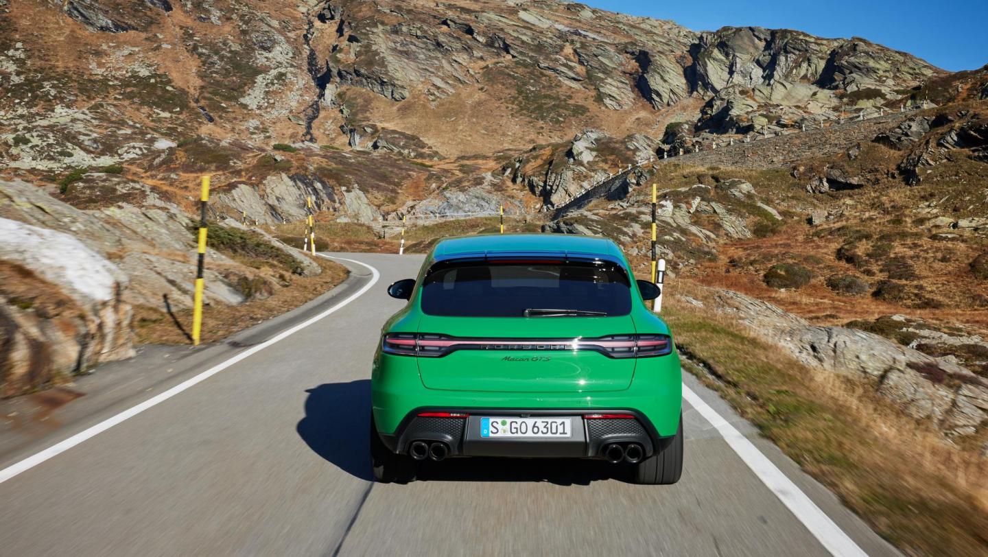 Macan GTS mit GTS Sport-Paket, San-Bernadino-Pass, 2022, Porsche Schweiz AG