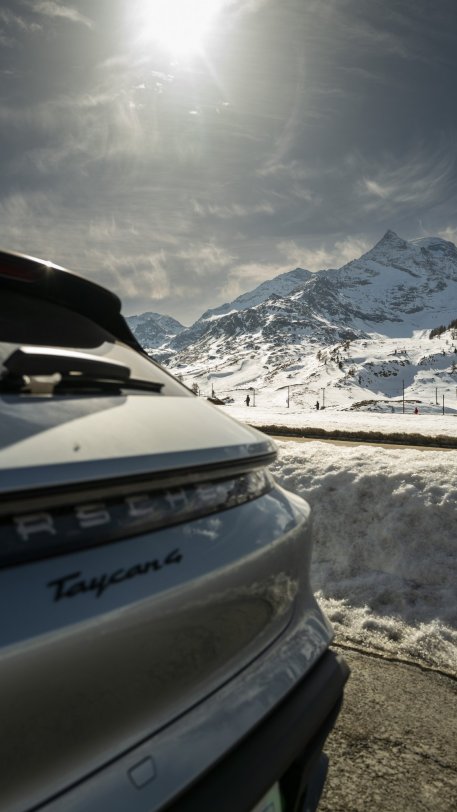 Porsche Taycan 4 Cross Turismo, Porsche Winter-Event, Engadin, 2023, Porsche Schweiz AG