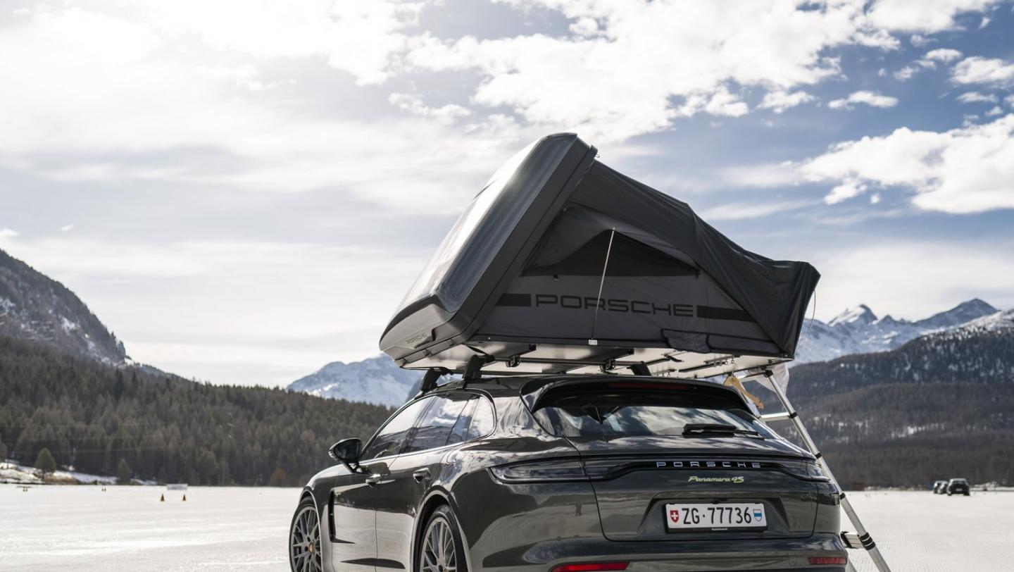 Porsche-Tequipment-Dachzelt, Porsche Winter-Event, Engadin, 2023, Porsche Schweiz AG