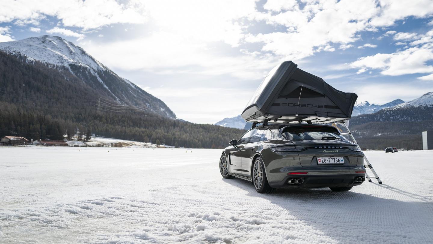 Porsche-Tequipment-Dachzelt, Porsche Winter-Event, Engadin, 2023, Porsche Schweiz AG
