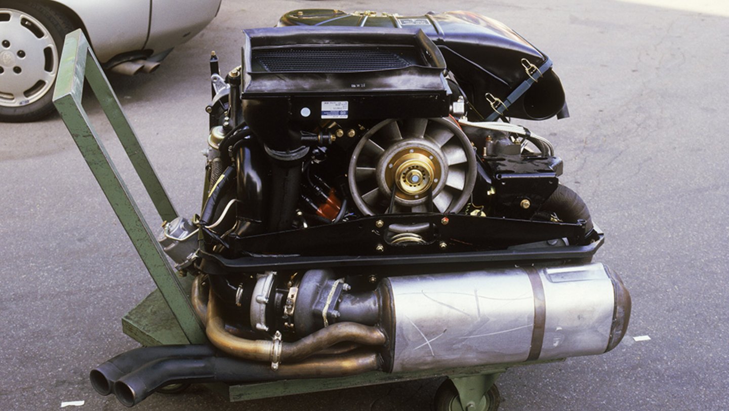 1981, 911 Turbo 3.3 litres-engine