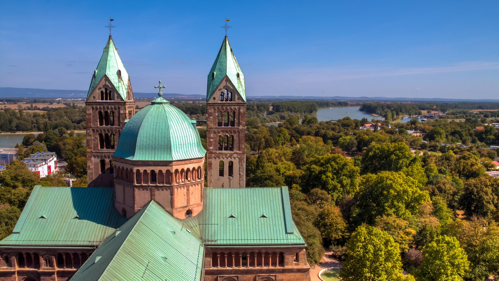 Dom zu Speyer; Blick von der Aussichtsplattform auf den Ostteil mit Querhaus und Osttürmen