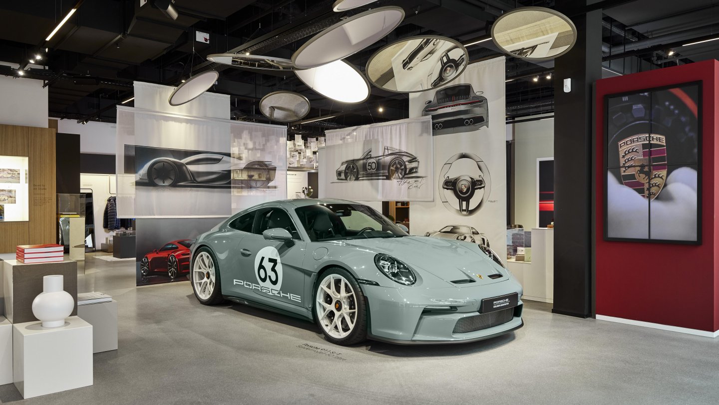 Porsche 911 S/T, Traum Manufaktur, Brand Store Stuttgart, 2023, Porsche AG