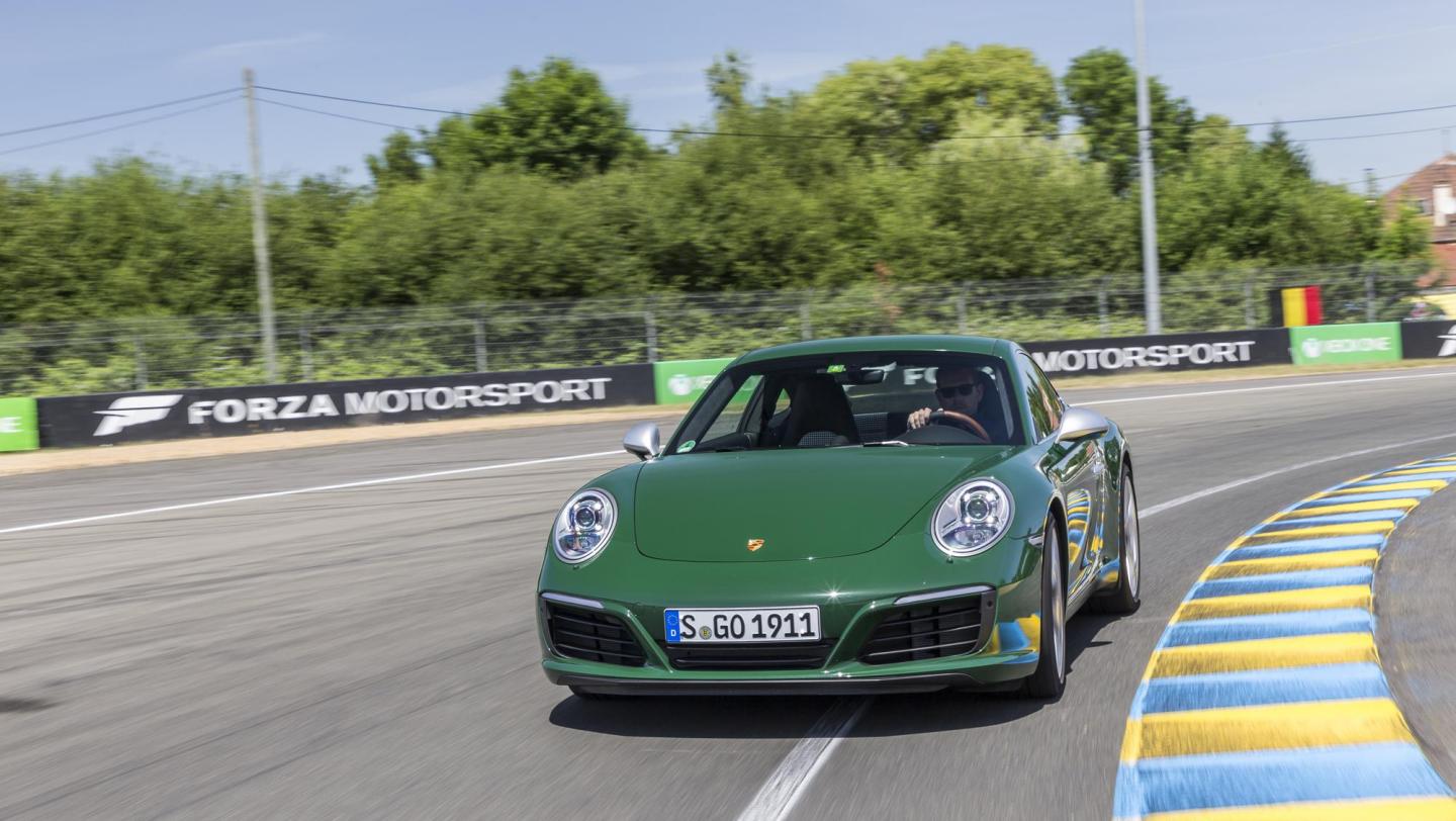 Einmillionster Porsche 911 - Carrera S - irischgrün  - LED-Hauptscheinwerfer - Bugteil - Lufteinlässe - Circuit Le Mans -  Sommertag - 2017