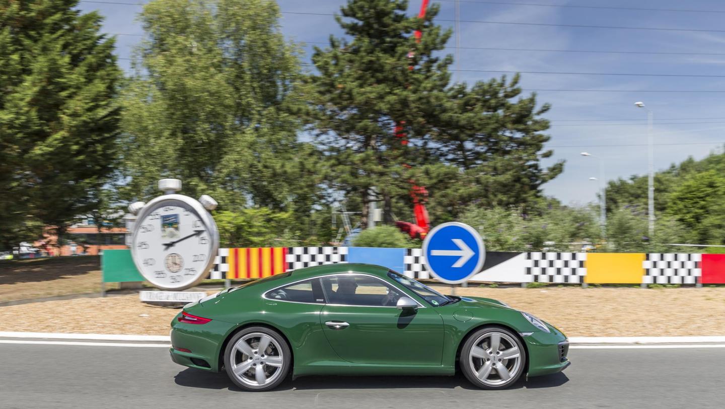 Einmillionster Porsche 911 - Carrera S - irischgrün - Beifahrerseite - Flyline - Circuit Le Mans - 2017