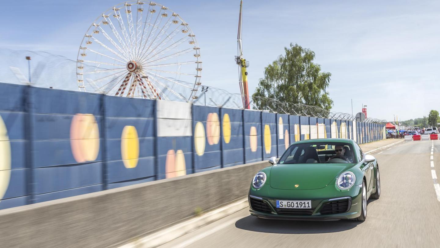 Einmillionster Porsche 911 - Carrera S - irischgrün -  LED-Hauptscheinwerfer - Bugteil - Fronthaube - Aussenspiegel - Lufteinlässe - Circuit Le Mans -  Sommertag - 2017