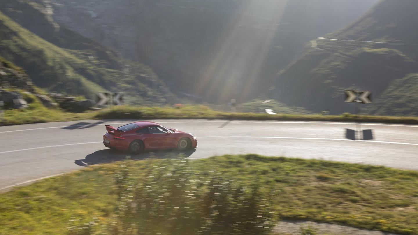 911 GT3 - indischrot - Beifahrerseite - Draufsicht - Schweiz - 2017